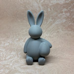 Hase mit Ei im Arm 3 D